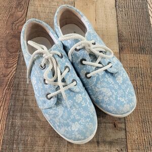 Barefoot Freedom Blue (Ruby) Floral Sneakers , Women's 6.5W